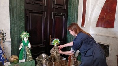 Виставка ляльок, волонтерка з Рубіжного, Тернопільщина, липень 2024 Виставка ляльок, волонтерка з Рубіжного, Тернопільщина, липень 2024