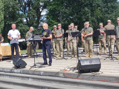 Алея Слави в Луках: на Житомирщині вшанували пам’ять шести загиблих Героїв Алея Слави в Луках: на Житомирщині вшанували пам’ять шести загиблих Героїв
