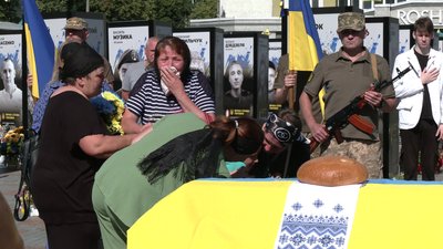 У Рівному попрощалися з військовим Петром Макариком У Рівному попрощалися з військовим Петром Макариком