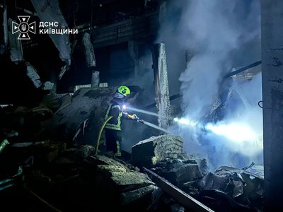 Ракетно-дронова атака РФ на Київ та область: є загиблі й поранені та численні руйнування Ракетно-дронова атака РФ на Київ та область: є загиблі й поранені та численні руйнування