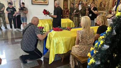 "Його вибили тут": спогади про воїна Сергія Зосіма, який загинув через обстріл Полтави "Його вибили тут": спогади про воїна Сергія Зосіма, який загинув через обстріл Полтави