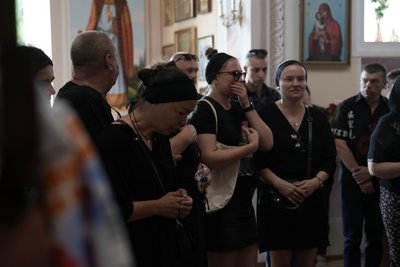 "Пішов добровольцем, а потім перевівся в ЗСУ". У Сумах провели в останню путь солдата Сергія Сотника "Пішов добровольцем, а потім перевівся в ЗСУ". У Сумах провели в останню путь солдата Сергія Сотника