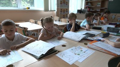 "Не потрібно цілий день сидіти": у Черкасах для дітей проводять безоплатну підготовку до першого класу "Не потрібно цілий день сидіти": у Черкасах для дітей проводять безоплатну підготовку до першого класу