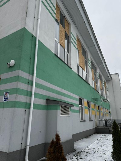 Столична влада відбудує дитсадок і школу, що постраждали від атаки "шахедів" — КМДА Столична влада відбудує дитсадок і школу, що постраждали від атаки "шахедів" — КМДА