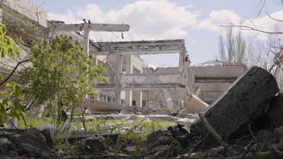 Зруйнована обстрілами будівля Костянтинівка Донецька область квітень 2025 рік Зруйнована обстрілами будівля Костянтинівка Донецька область квітень 2025 рік