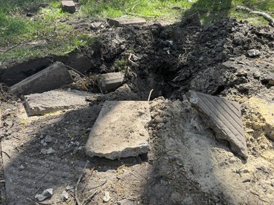 “Якби прилетіло в кришу – вже мене не було б”. Армія РФ обстріляла Піщане на Сумщині “Якби прилетіло в кришу – вже мене не було б”. Армія РФ обстріляла Піщане на Сумщині