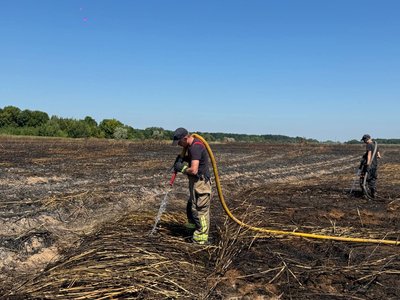 На Черкащині сьому добу рятувальники гасять торф'яники На Черкащині сьому добу рятувальники гасять торф'яники