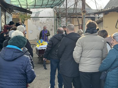 У Херсоні провели в останню путь загиблого солдата Артема Петришина У Херсоні провели в останню путь загиблого солдата Артема Петришина