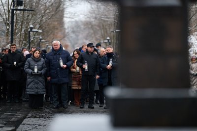 Президент Зеленський вшанував жертв Голокосту у Бабиному Яру Президент Зеленський вшанував жертв Голокосту у Бабиному Яру