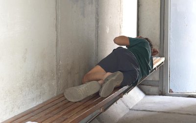 Сміття, сморід, крики та бездомні: дніпряни скаржаться на стан модульних укриттів. Що кажуть у міськраді та експерти Сміття, сморід, крики та бездомні: дніпряни скаржаться на стан модульних укриттів. Що кажуть у міськраді та експерти