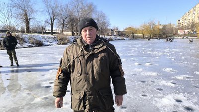 "Не можна йти туди, де стікаються струмки". Рибалки Криворіжжя розповіли, як дбають про свою безпеку на льоду "Не можна йти туди, де стікаються струмки". Рибалки Криворіжжя розповіли, як дбають про свою безпеку на льоду
