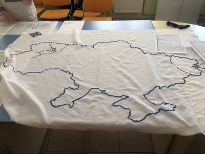 В Ужгороді розпочали акцію з вишивання мапи України В Ужгороді розпочали акцію з вишивання мапи України