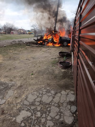 У Світличному FPV-дрон поцілив в автівку У Світличному FPV-дрон поцілив в автівку