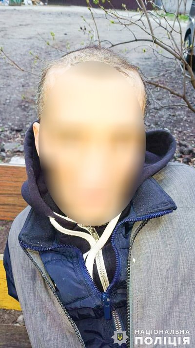 Погрожуючи вибухівкою, обікрав аптеку: у Миколаєві затримали херсонця Погрожуючи вибухівкою, обікрав аптеку: у Миколаєві затримали херсонця