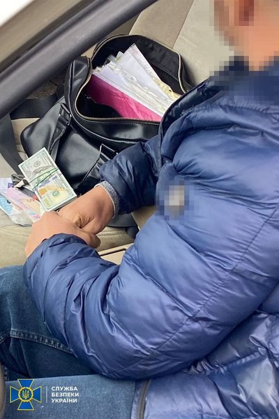 Затримання людей, підозрюваних в організації схеми незаконного виїзду чоловіків за кордон Затримання людей, підозрюваних в організації схеми незаконного виїзду чоловіків за кордон