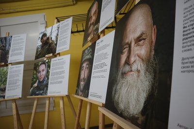 Про "Обличчя спротиву" у Краматорську, мініскульптуру Леонтовича в Ужгороді та нове видання "Гід на схід": добірка Про "Обличчя спротиву" у Краматорську, мініскульптуру Леонтовича в Ужгороді та нове видання "Гід на схід": добірка