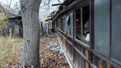Пошкоджений приватний будинок після обстрілу Дружківка Донецька область 7 листопада 2025 рік