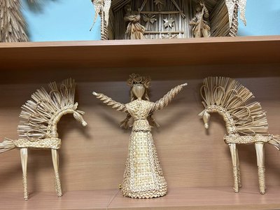 Соломоплетіння у Житомирі: діти та молодь вчаться українського ремесла