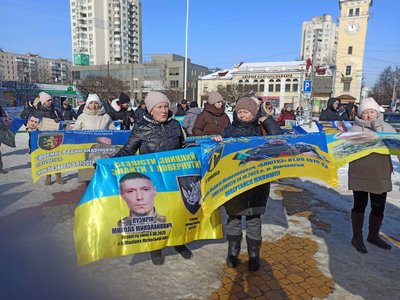 У Хмельницькому розпочалась акція на підтримку полонених та зниклих воїнів