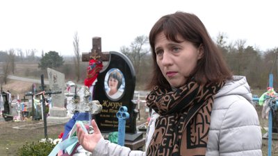 Вбирання могильних хрестів на Рівненщині: що означає ця давня традиція Вбирання могильних хрестів на Рівненщині: що означає ця давня традиція