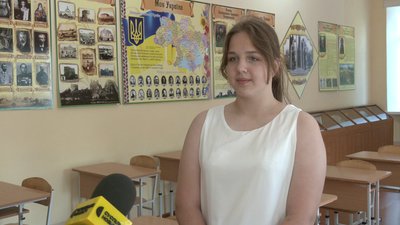 "Це для нас і для них вперше": четверо дівчат подали документи у ліцей з посиленою військовою підготовкою на Рівненщині "Це для нас і для них вперше": четверо дівчат подали документи у ліцей з посиленою військовою підготовкою на Рівненщині