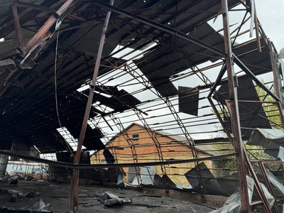 "На полях — уламки нерозірваних "шахедів". Як аграрії з Синельниківщини починають посівну в прифронтовій громаді "На полях — уламки нерозірваних "шахедів". Як аграрії з Синельниківщини починають посівну в прифронтовій громаді