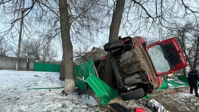 На Черкащині зіткнулися дві автівки: одна жінка загинула, двоє дітей — у лікарні