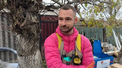 Селище Дробишеве волонтер з Великої Британії Арія Донецька область 8 листопада 2024 рік Селище Дробишеве волонтер з Великої Британії Арія Донецька область 8 листопада 2024 рік