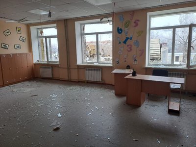 Наслідки обстрілів Часовоярської школи №17, 16 січня. Фото: Telegram / Павло Кириленко Наслідки обстрілів Часовоярської школи №17, 16 січня. Фото: Telegram / Павло Кириленко