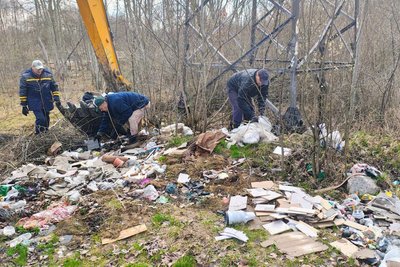Весняна толока у Києві: за місяць прибрали близько 400 стихійних сміттєзвалищ Весняна толока у Києві: за місяць прибрали близько 400 стихійних сміттєзвалищ