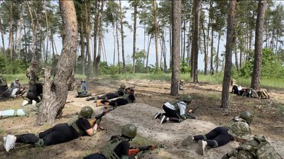 У Черкасах відбувся вишкіл для цивільних з військової підготовки У Черкасах відбувся вишкіл для цивільних з військової підготовки