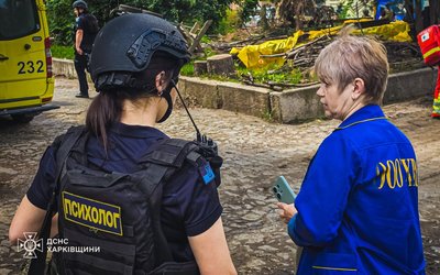 Психолог ДСНС працює на місці російського удару у Харкові, 16 червня 2026 року Психолог ДСНС працює на місці російського удару у Харкові, 16 червня 2026 року