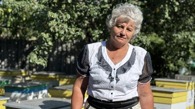 Бджолярка Тетяна Держипільська село Високопілля Олександрівська громада Донецька область Бджолярка Тетяна Держипільська село Високопілля Олександрівська громада Донецька область