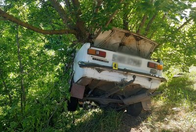 В'їхав у дерево: поліція розслідує смертельну автопригоду на Черкащині В'їхав у дерево: поліція розслідує смертельну автопригоду на Черкащині