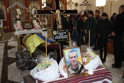 На Закарпатті попрощалися із полеглим на війні Іваном Клочуряком На Закарпатті попрощалися із полеглим на війні Іваном Клочуряком