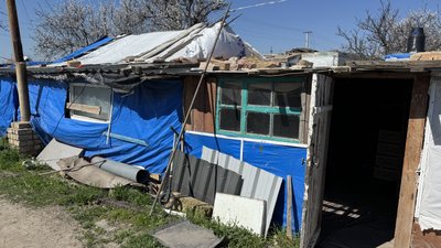 Третій рік відбудови: у Посад-Покровському люди досі живуть у модульних будинках Третій рік відбудови: у Посад-Покровському люди досі живуть у модульних будинках