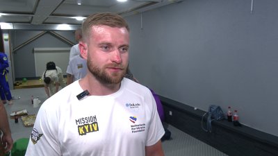 Учасників благодійного пішого марафону з Гааги до Києва зустріли у Рівному Учасників благодійного пішого марафону з Гааги до Києва зустріли у Рівному