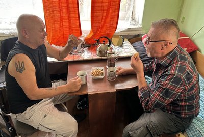 Ветеран із Бахмута Олексій Литвинець живе в Ужгороді і пише сатиричні вірші Ветеран із Бахмута Олексій Литвинець живе в Ужгороді і пише сатиричні вірші