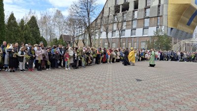 "Це велике свято": у Черкасах містяни освятили вербу