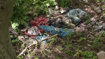 У Рівному засмічена стежка від Червонія до Гайдамацької У Рівному засмічена стежка від Червонія до Гайдамацької