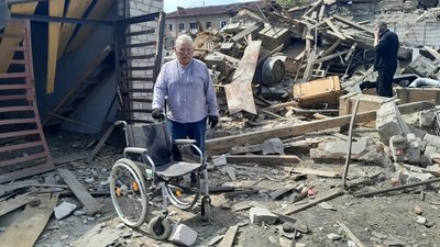 Жителі громади на Житомирщині розповіли про руйнування внаслідок ракетно-дронових атак армії РФ Жителі громади на Житомирщині розповіли про руйнування внаслідок ракетно-дронових атак армії РФ
