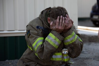 рятувальник вийшов з цеху друкарні, де шукають тіла загиблих працівників Харків 23 травня 2024 року рятувальник вийшов з цеху друкарні, де шукають тіла загиблих працівників Харків 23 травня 2024 року