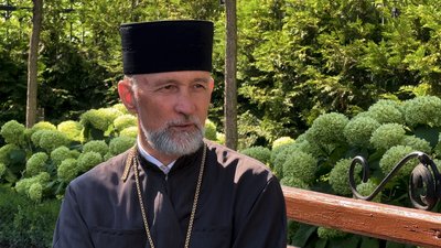 Провідна неділя: як поводитися на кладовищі і поминати померлих Провідна неділя: як поводитися на кладовищі і поминати померлих