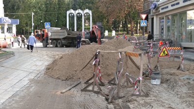 Перекрили проїзд частиною вулиці В'ячеслава Чорновола у Рівному Перекрили проїзд частиною вулиці В'ячеслава Чорновола у Рівному
