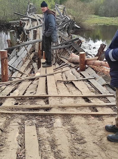 У селі на Житомирщині жителі власноруч відбудували 37-метровий міст через Уборть У селі на Житомирщині жителі власноруч відбудували 37-метровий міст через Уборть