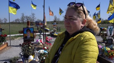 "Вшануйте пам’ять героїв": у Підгородному рідні загиблих військових просять закінчити будівництво алеї почесних поховань "Вшануйте пам’ять героїв": у Підгородному рідні загиблих військових просять закінчити будівництво алеї почесних поховань