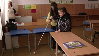 "Шукаю твори в інтернеті й переписую шрифтом Брайля". На Кіровоградщині працює єдина незряча вчителька-тифлопедагог "Шукаю твори в інтернеті й переписую шрифтом Брайля". На Кіровоградщині працює єдина незряча вчителька-тифлопедагог
