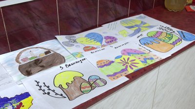 Випікають великодній хліб для воїнів та переселенців Випікають великодній хліб для воїнів та переселенців