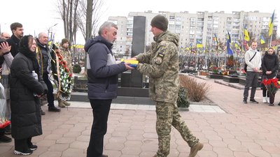 Стали на захист України на початку вторгнення: у Житомирі попрощалися з Сергієм Гончаруком і Андрієм Горобцем Стали на захист України на початку вторгнення: у Житомирі попрощалися з Сергієм Гончаруком і Андрієм Горобцем