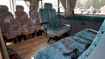 Учні вінницького ліцею передали мікроавтобус для оборонців Учні вінницького ліцею передали мікроавтобус для оборонців
